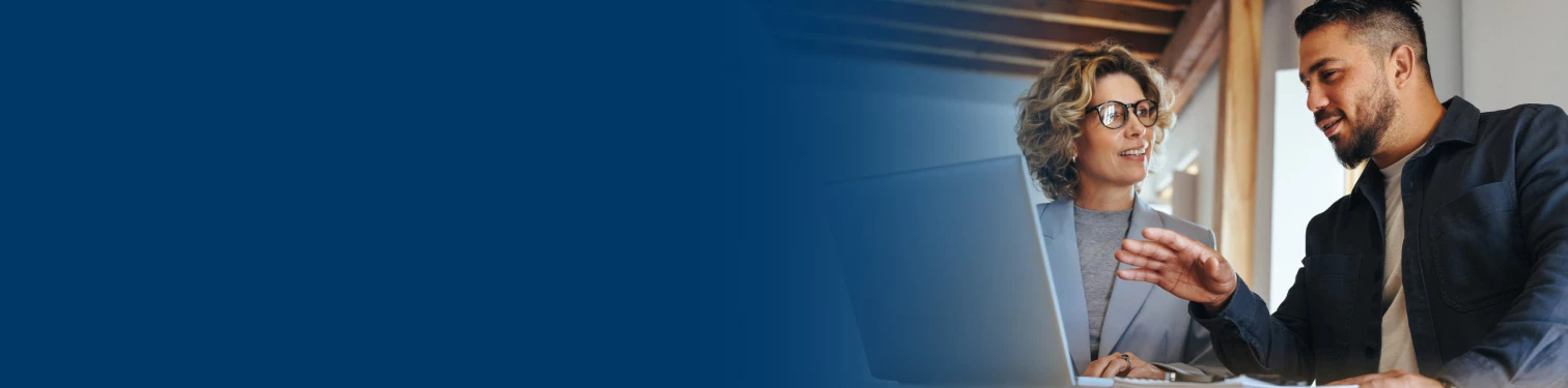 An client asking questions about online banking
